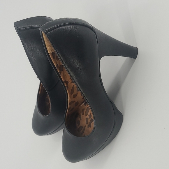 Unlisted by Kenneth Cole Black Heels - Picture 5 of 12